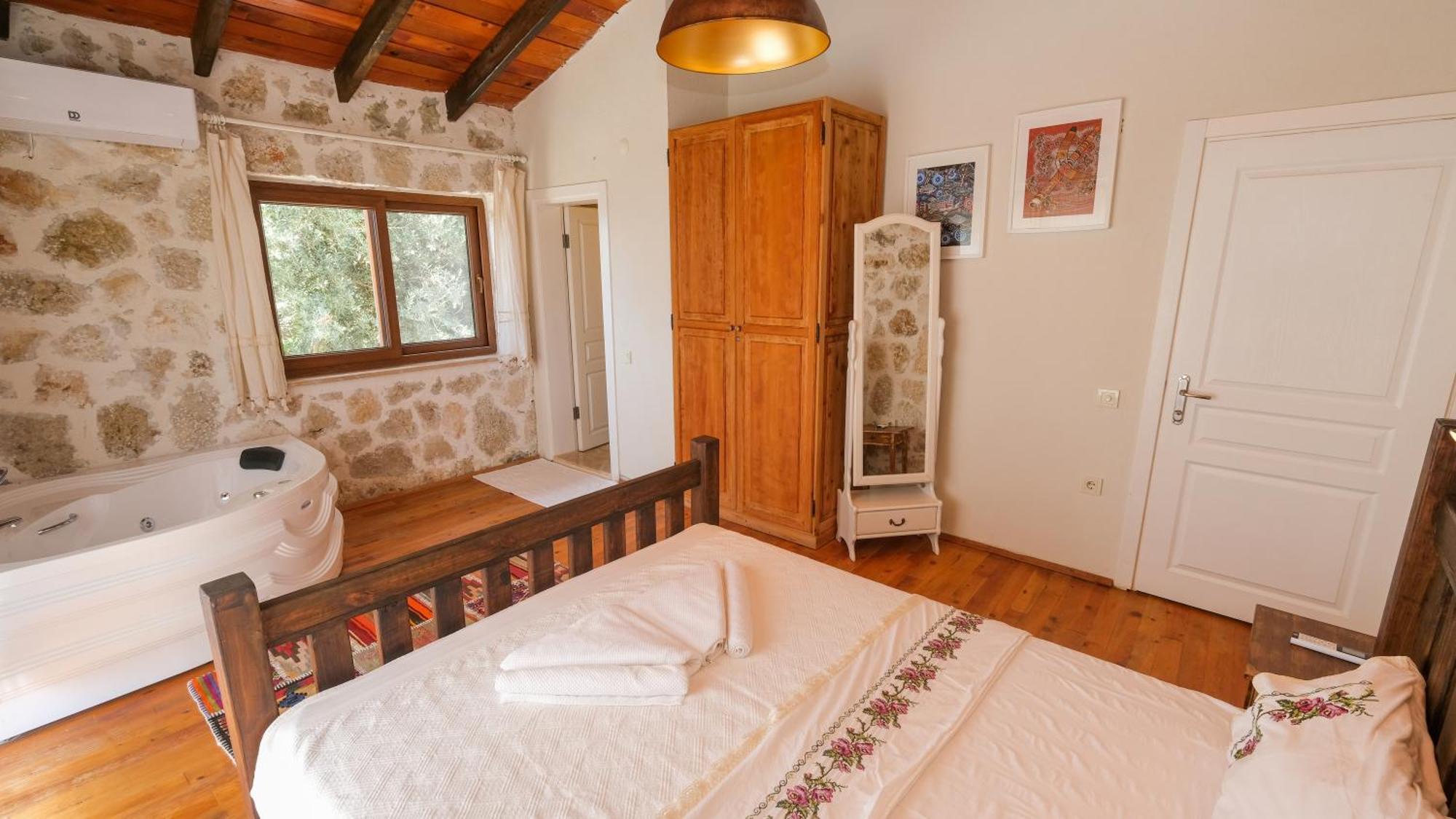 Likya House - Deniz Ve Doga Manzarali, Havuzlu Villa พาทารา ภายนอก รูปภาพ